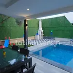 Emral 2 Βίλα *